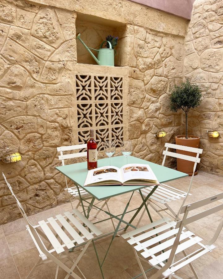 Central Suites Aegina 2 Exterior photo